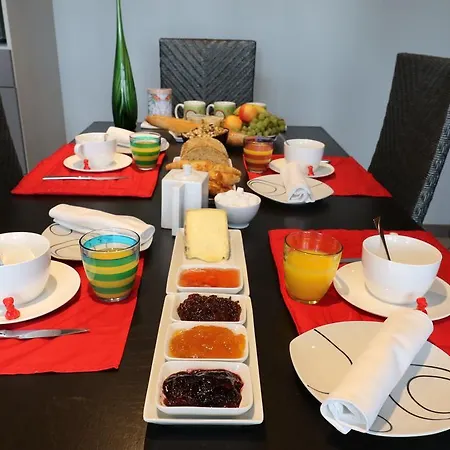 Ndila Piscine Privee Nyaraló *