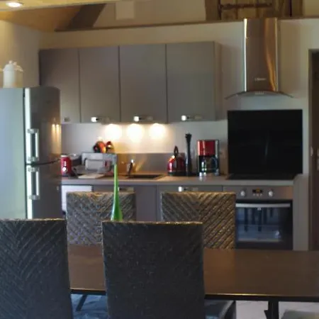 Ndila Piscine Privee Nyaraló